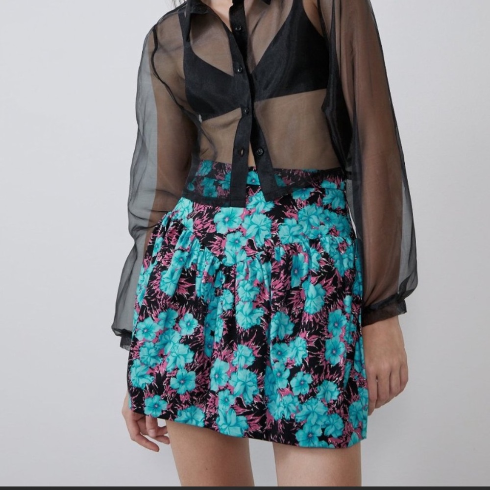 Zara bubble floral print mini skirt NWT